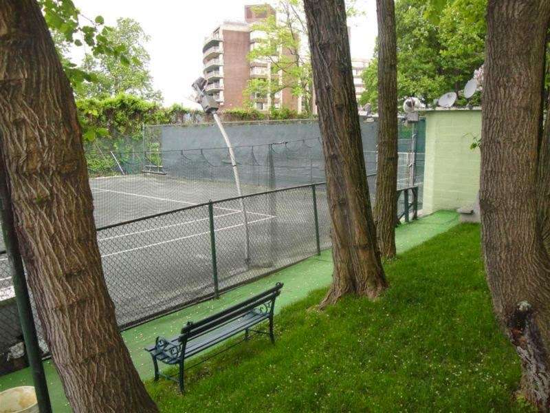 Riverdale Tennis Center | 3671 Hudson Manor Terrace, (enter at West 236th Street & Douglas Avenue), Bronx, NY 10463, USA | Phone: (718) 796-7400