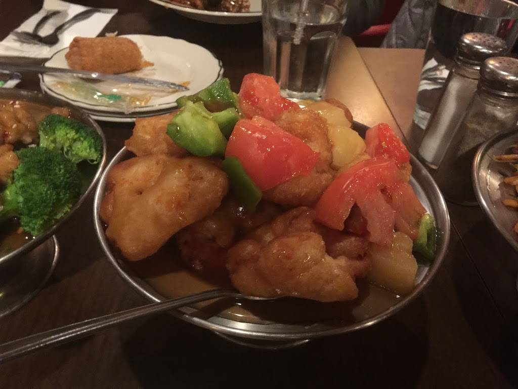 Huis Cantonese American Cuisine | 8820 W North Ave, Wauwatosa, WI 53226, USA | Phone: (414) 475-5150