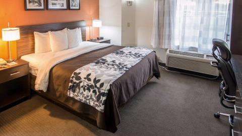 Clarion Inn & Suites Dfw North | 4770 Plaza Dr, Irving, TX 75063, USA | Phone: (972) 929-8888