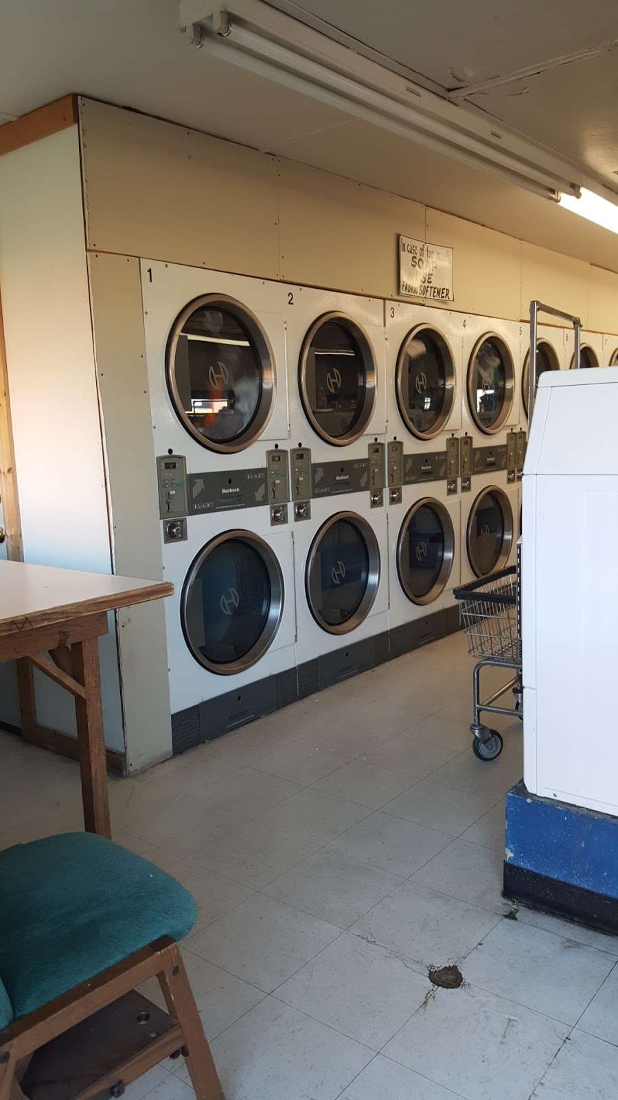 Squeaky Clean Laundry Inc | 5046 Lincoln Way E, Fayetteville, PA 17222, USA | Phone: (717) 352-8200