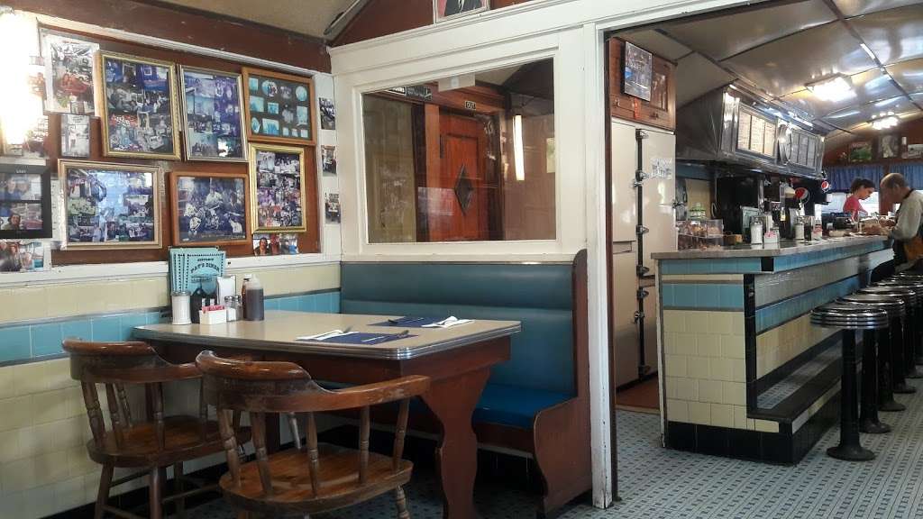 Pats Diner | 11 Bridge Rd, Salisbury, MA 01952, USA | Phone: (978) 465-3060