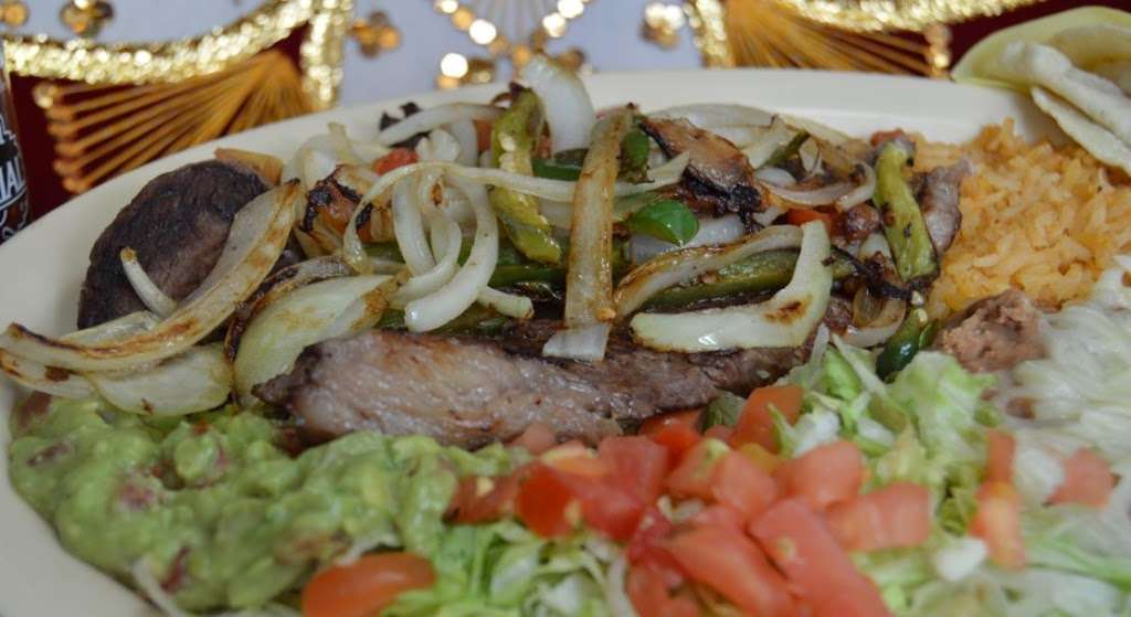 Tacos y Salsas | 2284 S Chambers Rd, Aurora, CO 80014 | Phone: (303) 283-1616