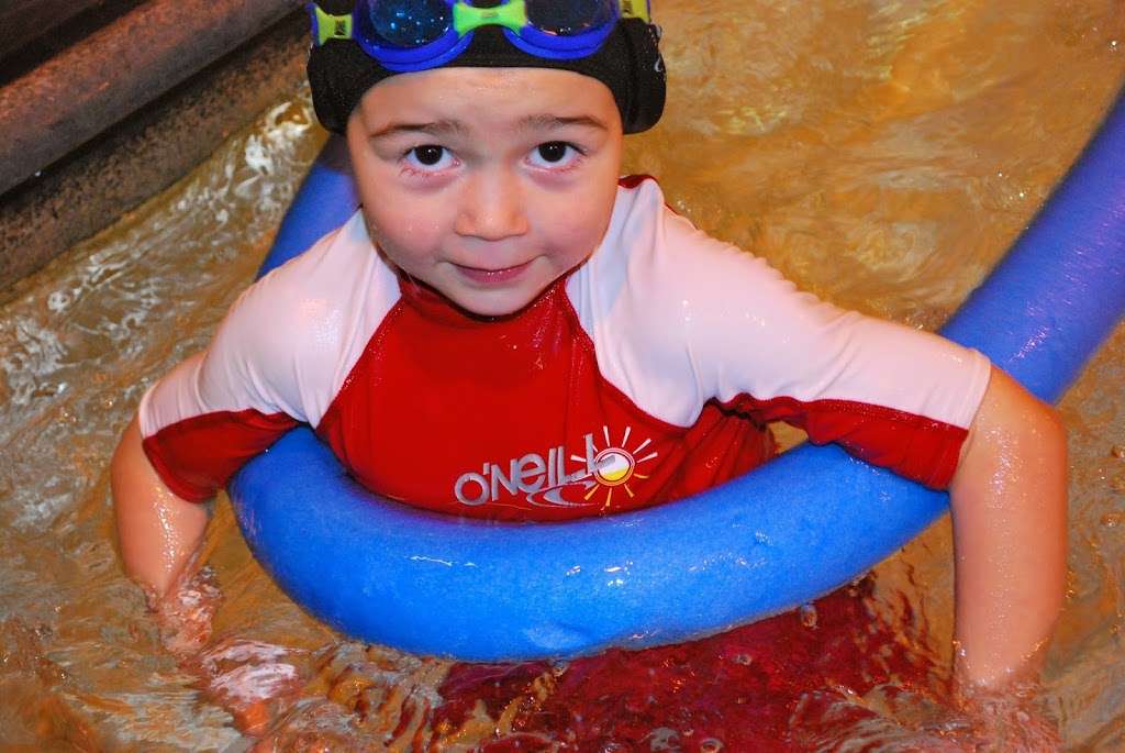 Blue Wave Swim School | 128 Astonville St, London SW18 5AG, UK | Phone: 020 8090 1415