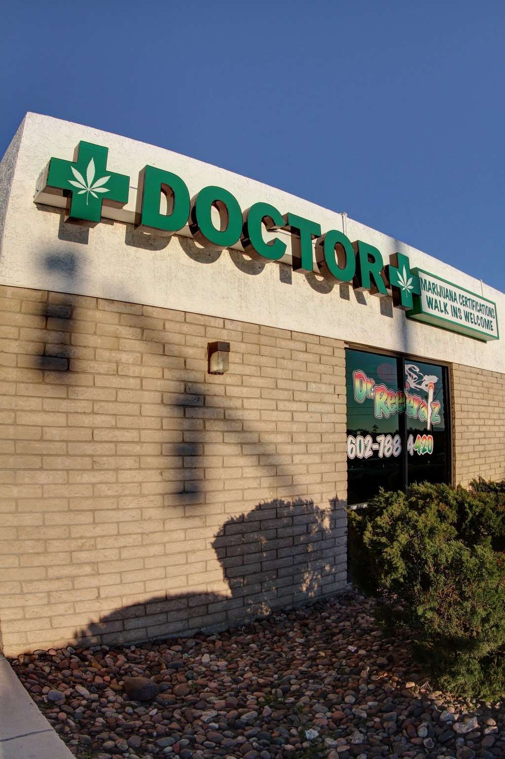 Dr. Reeferalz Medical Marijuana Evaluation Center | 12202 N Cave Creek Rd #1, Phoenix, AZ 85022, USA | Phone: (602) 788-4420