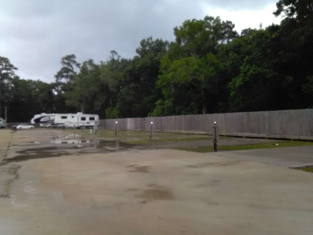 Castle Oaks RV Park | 2435 Wallisville-Turtle Bayou Rd, Wallisville, TX 77597, USA | Phone: (832) 597-1459