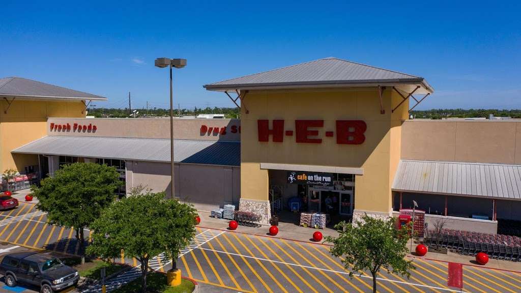 H-E-B | 19900 Southwest Fwy, Sugar Land, TX 77479, USA | Phone: (281) 239-2050