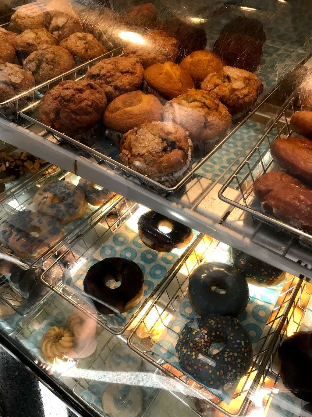 Dunkin Donuts | 1 Harborside Dr, Boston, MA 02128, USA
