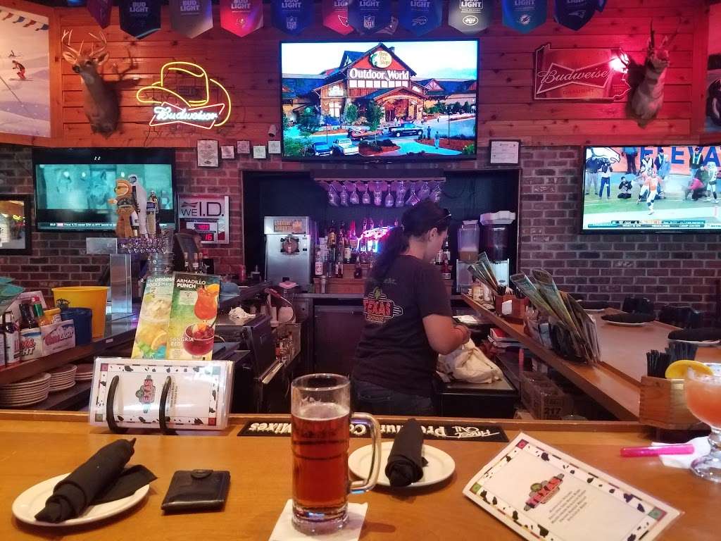 Texas Roadhouse | 318 Stroud Mall, Stroudsburg, PA 18360 | Phone: (570) 424-2467