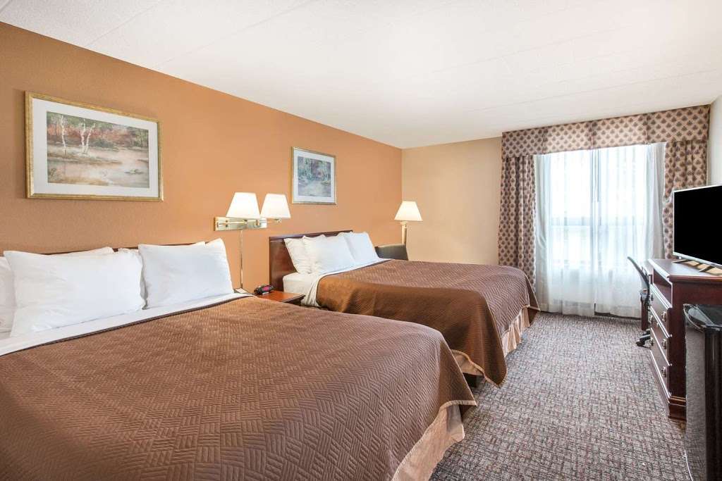 Howard Johnson by Wyndham Bartonsville/Poconos Area | 1779 N 9th St, Bartonsville, PA 18321, USA | Phone: (570) 424-6100