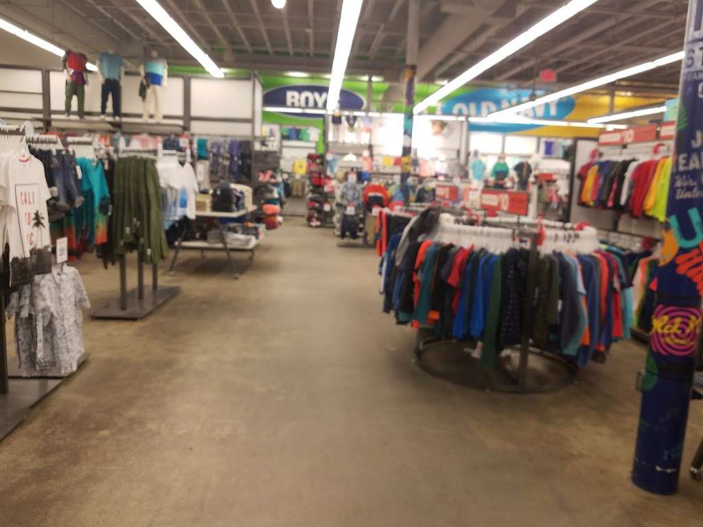 Old Navy | 300 Providence Hwy, Dedham, MA 02026, USA | Phone: (781) 461-1350