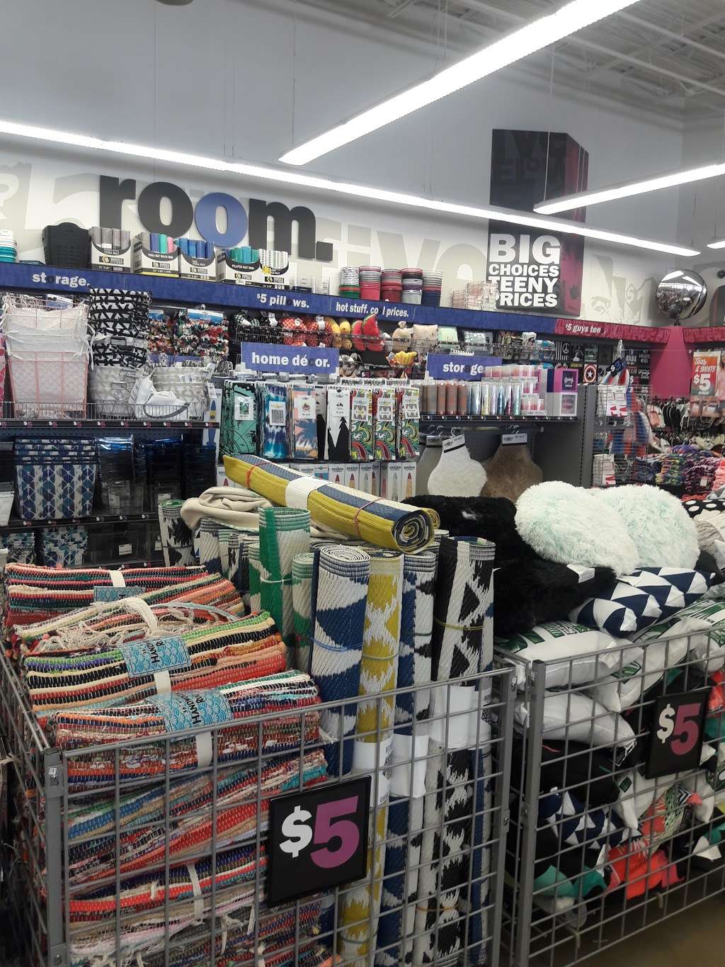 Five Below | 5450 West Grand Parkway South, Richmond, TX 77406, USA | Phone: (281) 239-3278