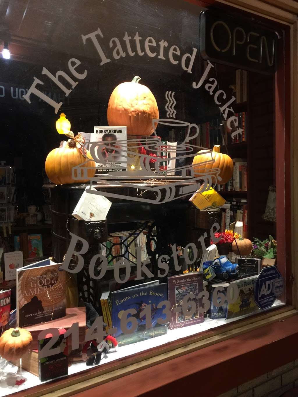 The Tattered Jacket Bookstore | 125 Historic Town Square, Lancaster, TX 75146, USA | Phone: (214) 613-6360