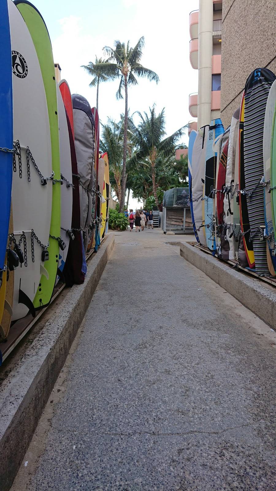 Banan Waikiki Beach Shack | 2301 Kalakaua Ave, Honolulu, HI 96815 | Phone: (808) 200-1640