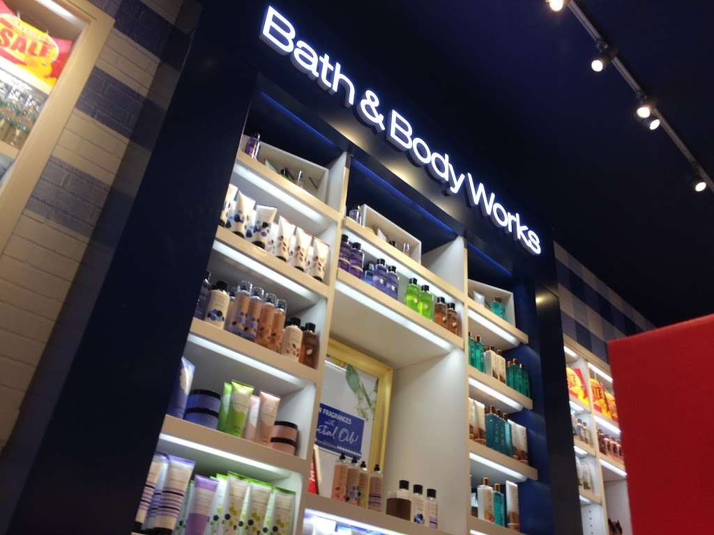 Bath & Body Works | 2134 Montebello Town Center, Montebello, CA 90640 | Phone: (323) 887-2874