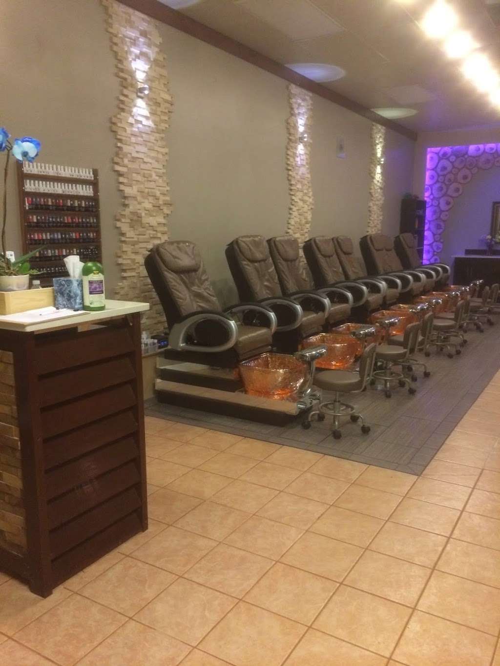 LaVie Nails and Spa | 4028 S Parker Rd, Aurora, CO 80014, USA | Phone: (303) 766-6355