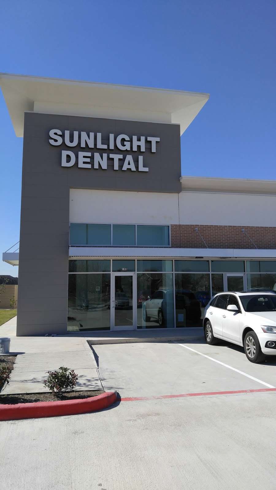 Sunlight Dental Group | 1816 Pearland Pkwy #190, Pearland, TX 77581, USA | Phone: (832) 243-1740