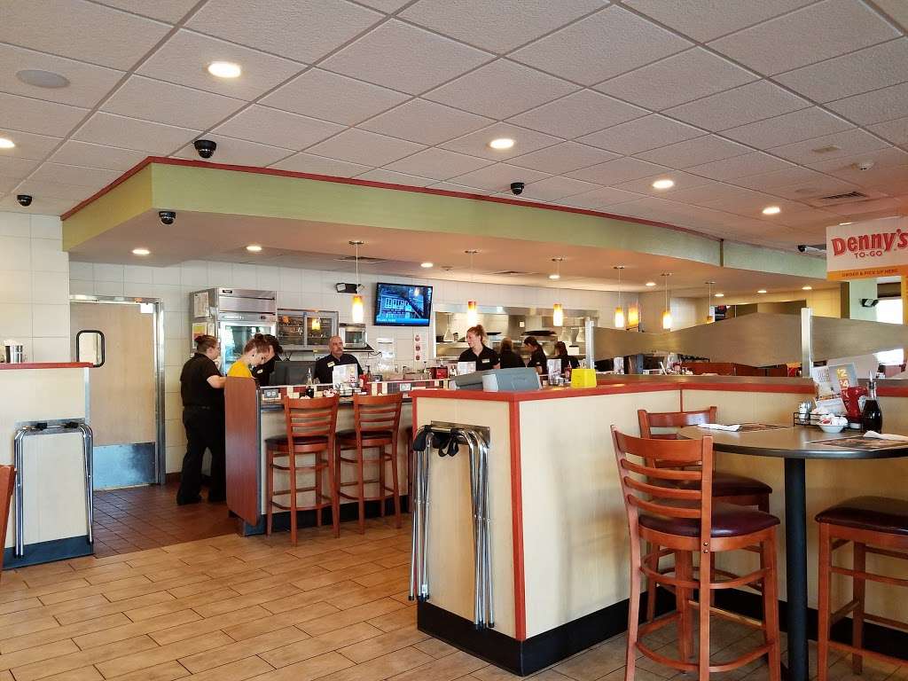 Dennys | 44 Dowling Village Blvd, North Smithfield, RI 02896, USA | Phone: (401) 356-1109