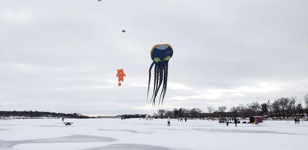 Sky Circus on Ice at Lake Lawn Resort | 2400 Geneva St, Delavan, WI 53115, USA | Phone: (800) 624-0052