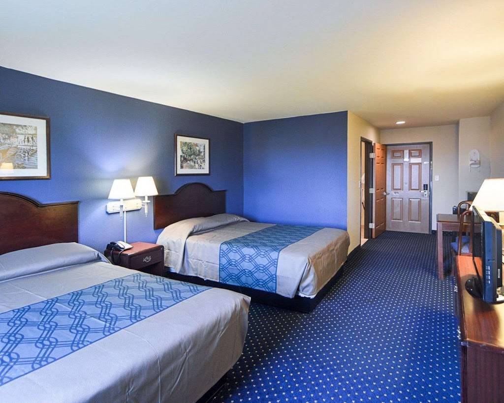 Rodeway Inn Carrollton I-35e | 1832 N Interstate 35E, Carrollton, TX 75006, USA | Phone: (972) 245-9900