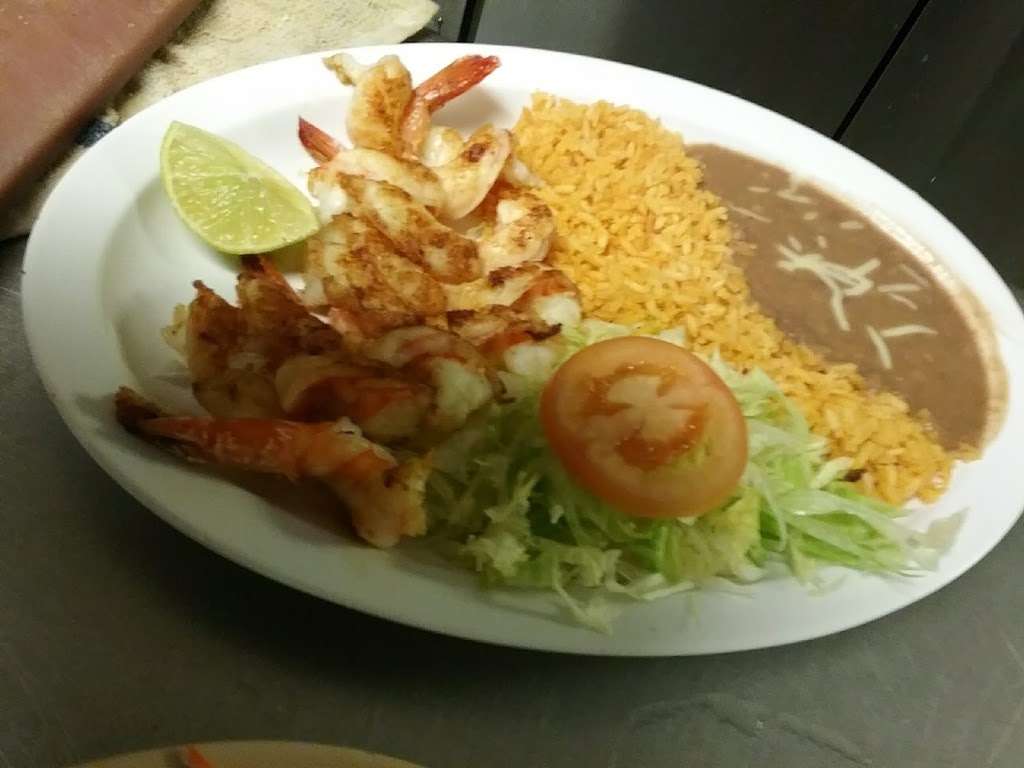 El Camaronero Restaurant # 1 | 12443 San Fernando Rd, Sylmar, CA 91342, USA | Phone: (818) 367-8295