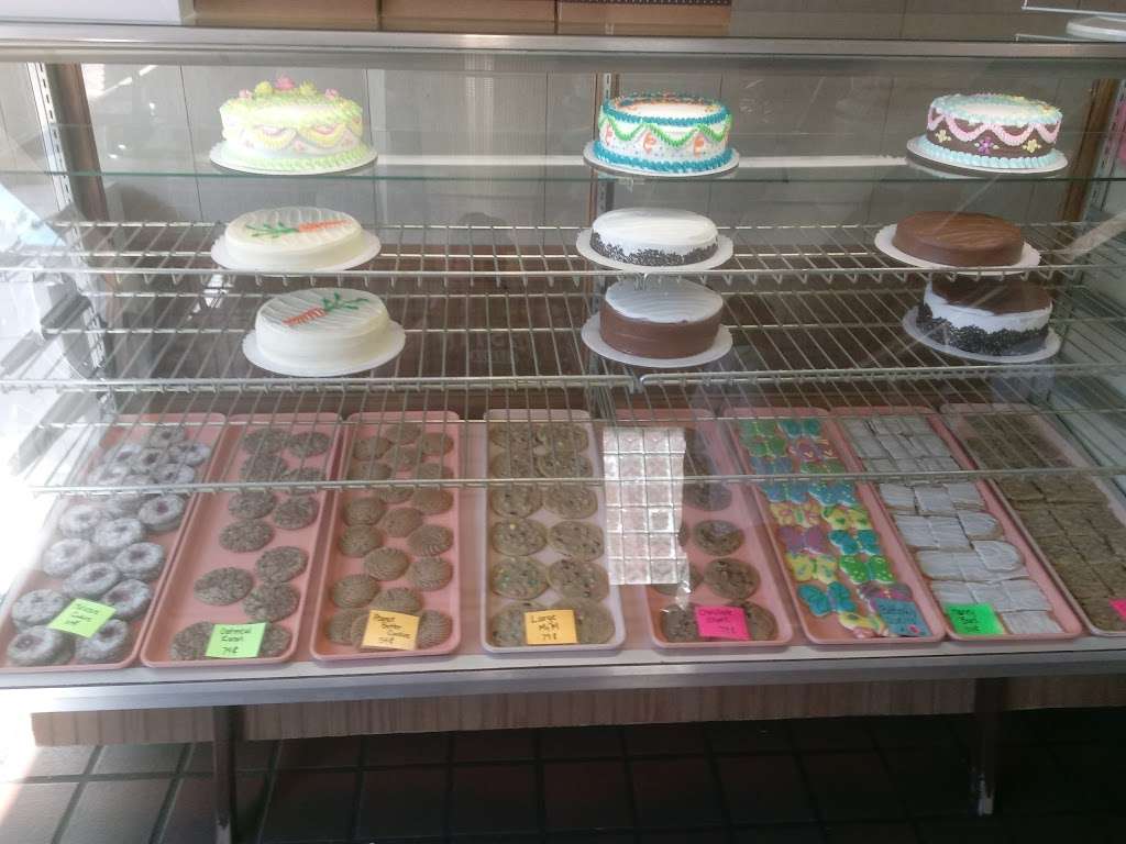 Boydens Southside Bakery | 3953 S Meridian St, Indianapolis, IN 46217 | Phone: (317) 784-2992