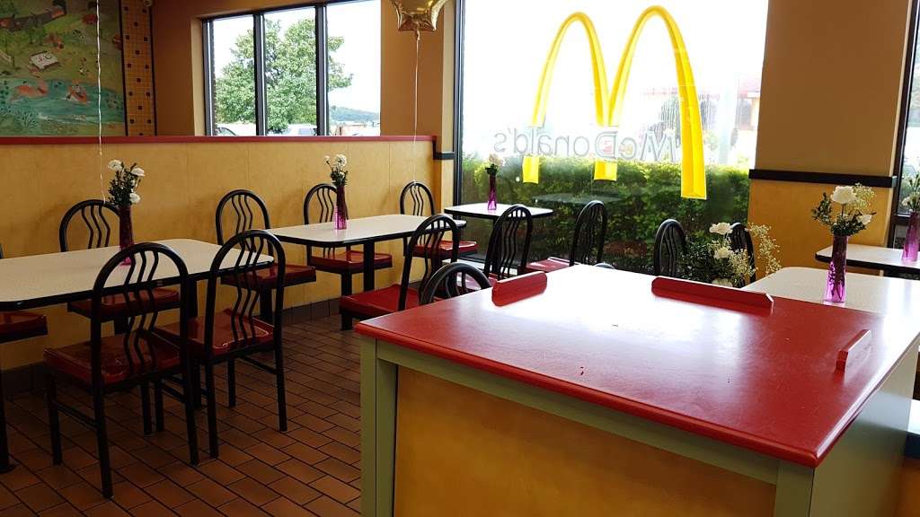 McDonalds | 2891 Dale Blvd, Dale City, VA 22193, USA | Phone: (703) 680-5311