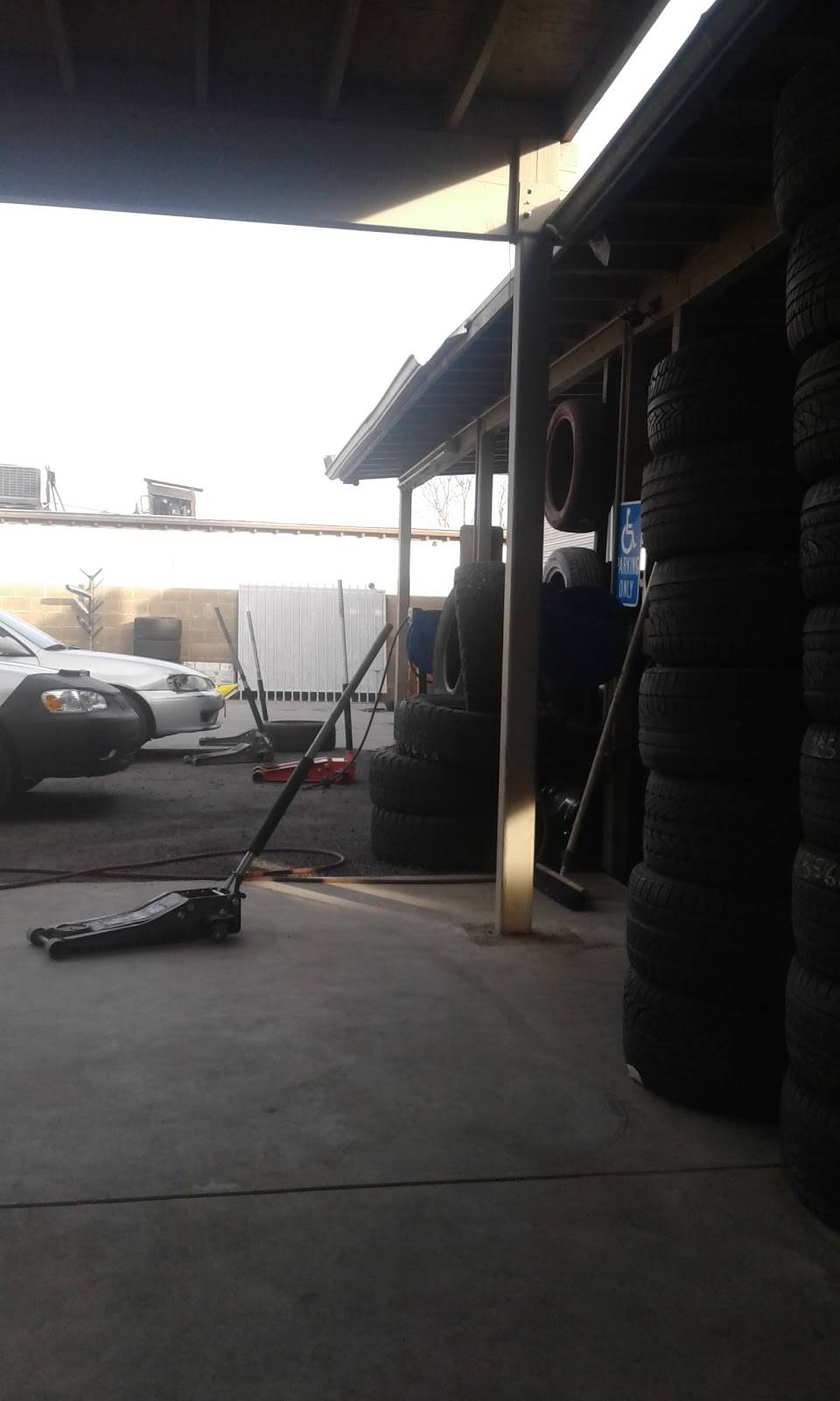 I & G Tire Shop | 8812 Cypress Ave, Riverside, CA 92503, USA | Phone: (951) 602-2044