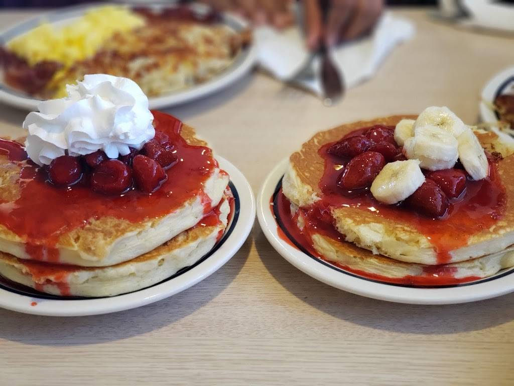 IHOP | Sierra Vista Mall, 1100 Shaw Ave, Clovis, CA 93612, USA | Phone: (559) 324-0245