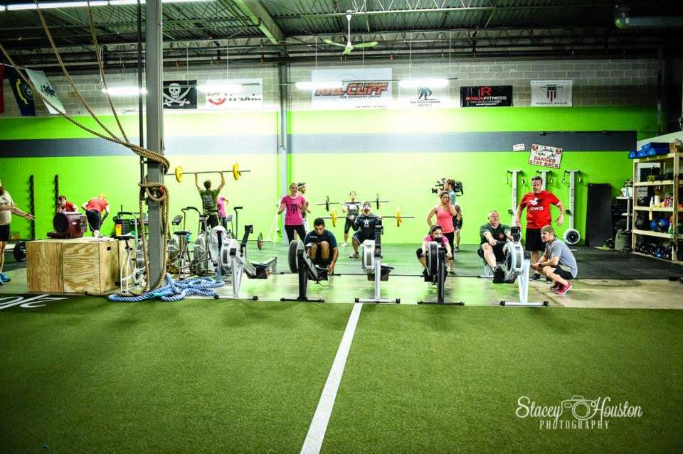 CrossFit UXO | 905 Lakeside Dr #5, Gurnee, IL 60031, USA | Phone: (224) 610-0989