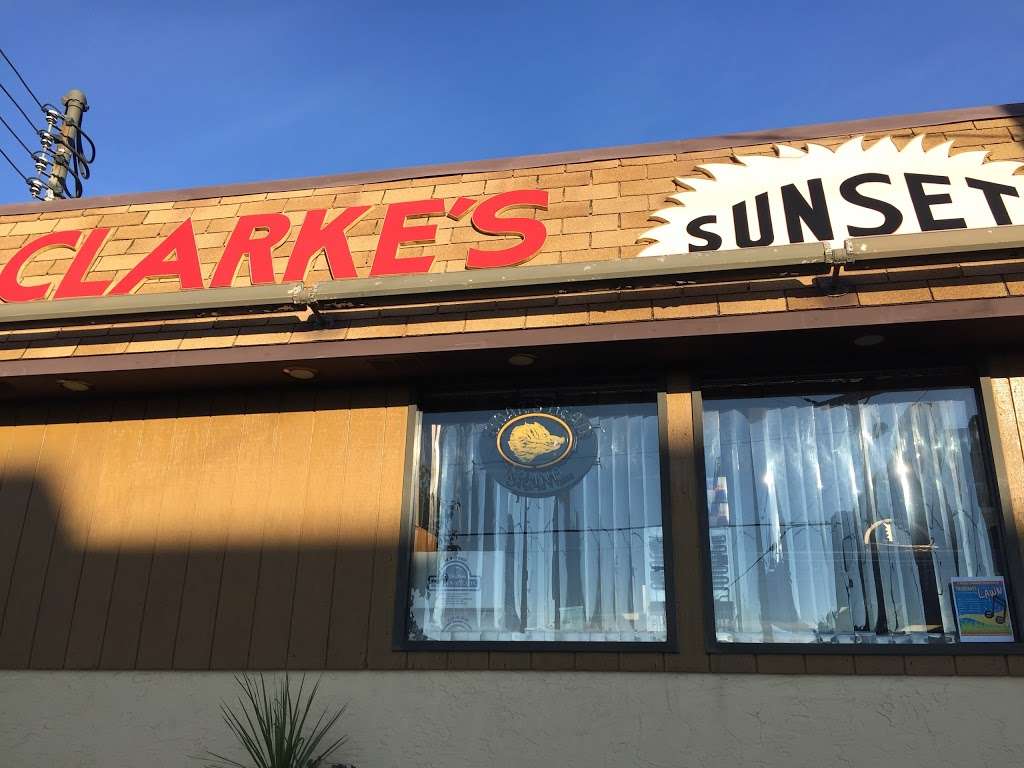 Clarkes Sunset Market | 10729 3rd Ave, Stone Harbor, NJ 08247, USA | Phone: (609) 368-2993
