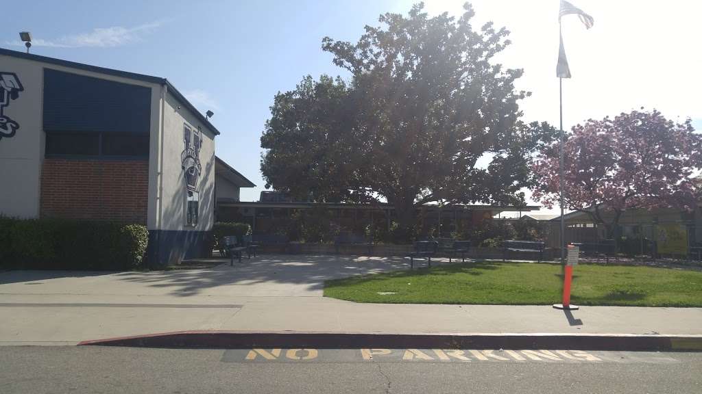 De Anza Elementary School | 12820 Bess Ave, Baldwin Park, CA 91706, USA | Phone: (626) 338-4019