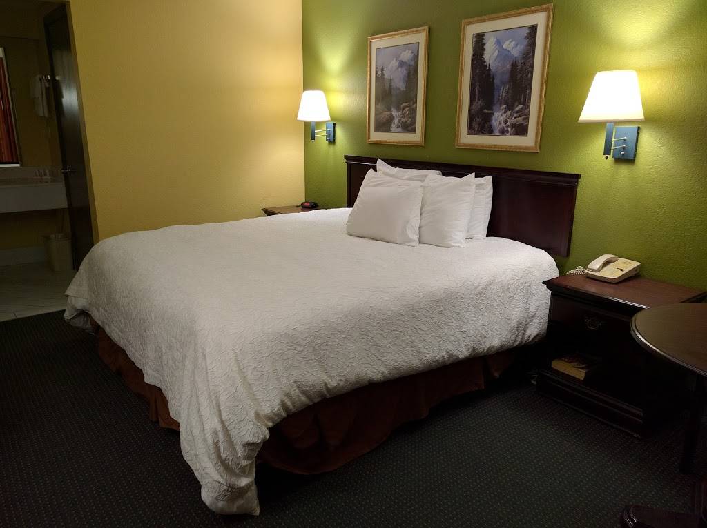 Days Inn by Wyndham Nashville Saint Thomas West Hospital | 269 White Bridge Rd, Nashville, TN 37209, USA | Phone: (615) 356-9100