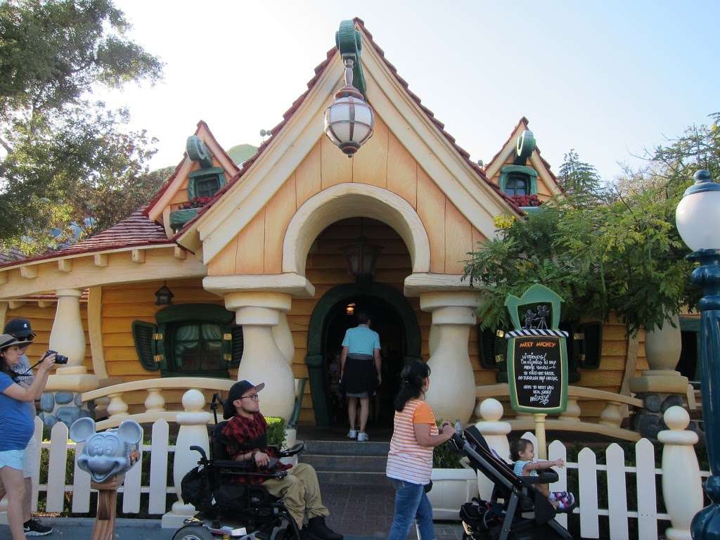 Mickeys House and Meet Mickey | 1313 Disneyland Dr, Anaheim, CA 92802, USA | Phone: (714) 781-4565