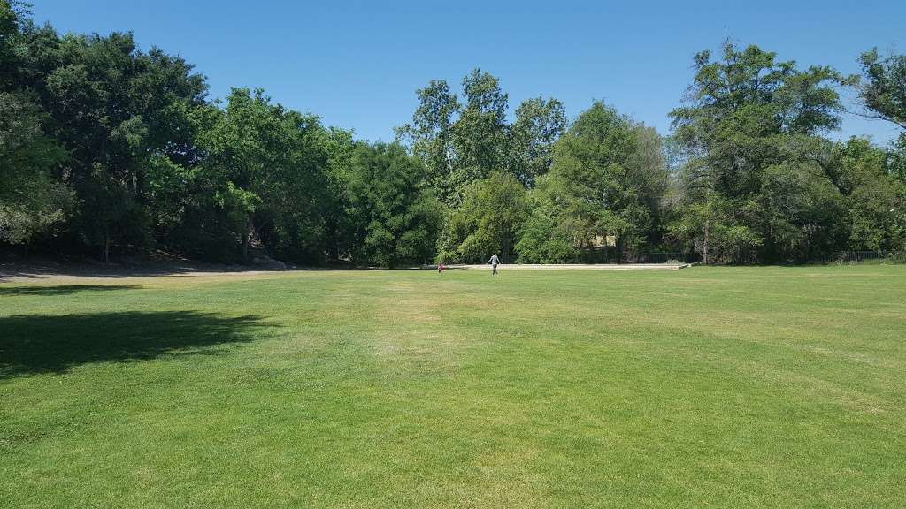 Old Meadows Park | 1600 Marview Dr, Thousand Oaks, CA 91362, USA | Phone: (805) 495-6471