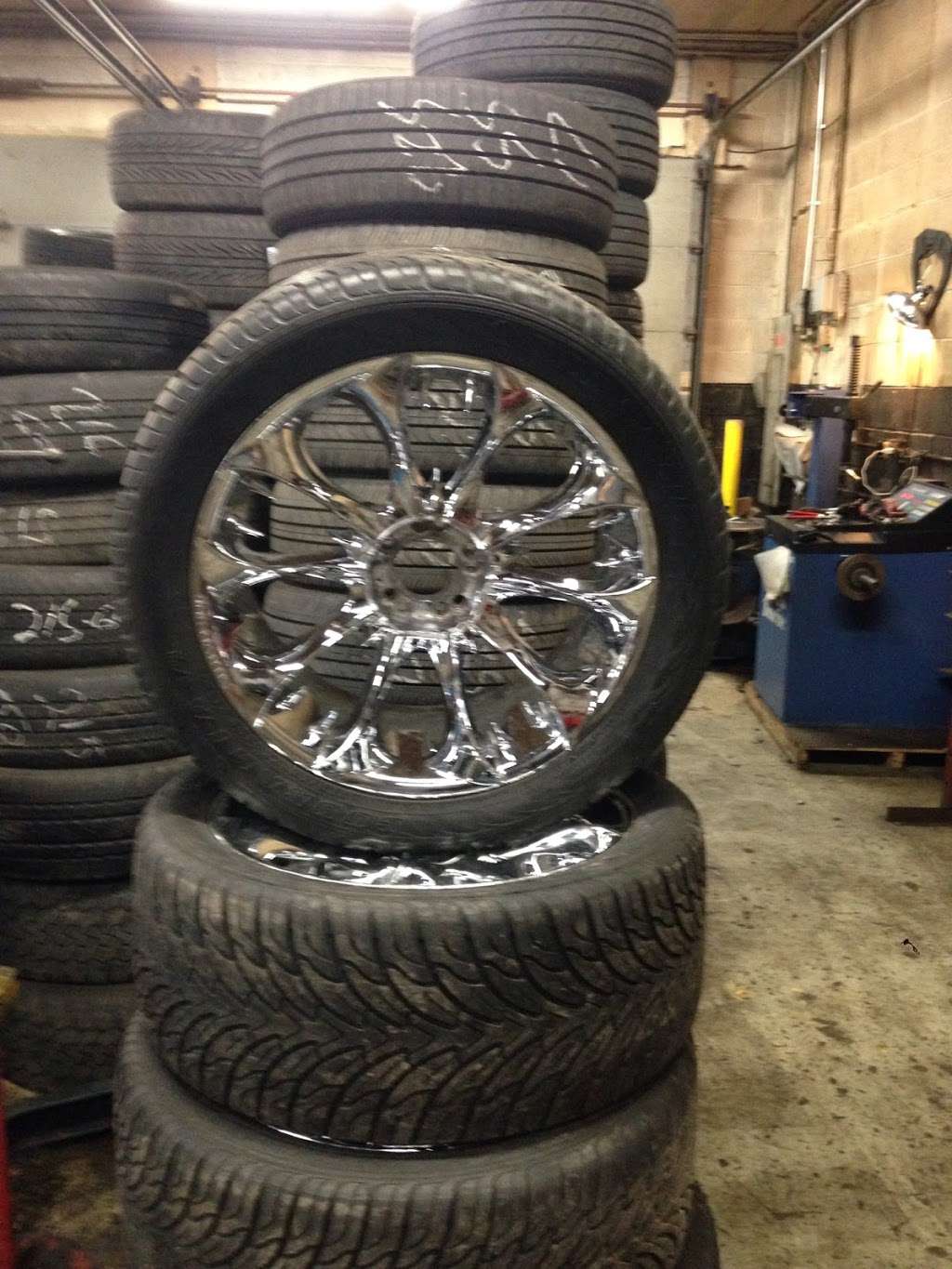 Valles Tires Shop | 9818 Grand Ave, Franklin Park, IL 60131 | Phone: (708) 408-2182