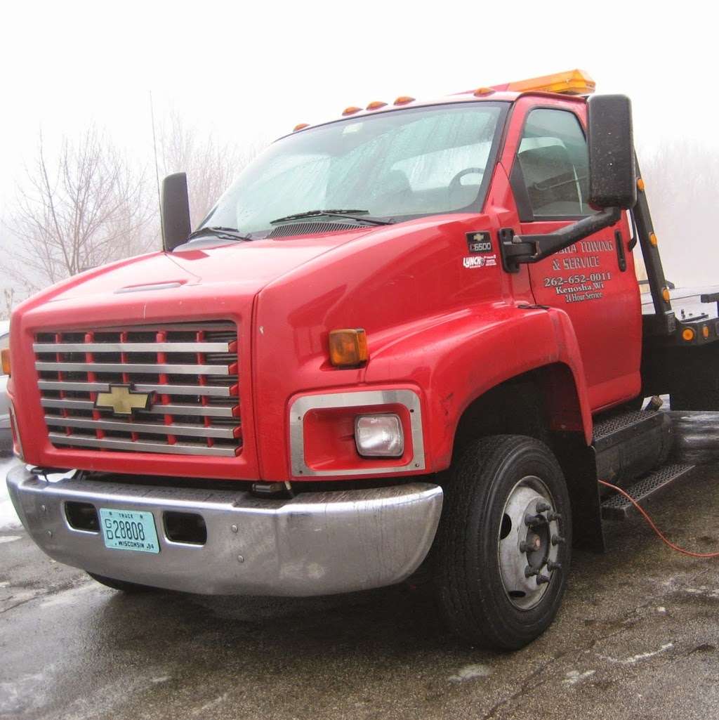 Kenosha Towing | 6010 26th Ave, Kenosha, WI 53143 | Phone: (262) 652-0011