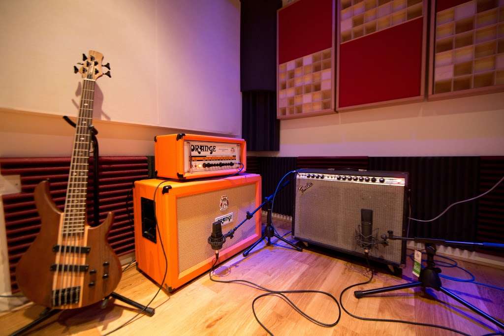 A-Tonal Recording Studio | 6 Lansdowne Rd, Stanmore HA7 2SA, UK | Phone: 07984 420400