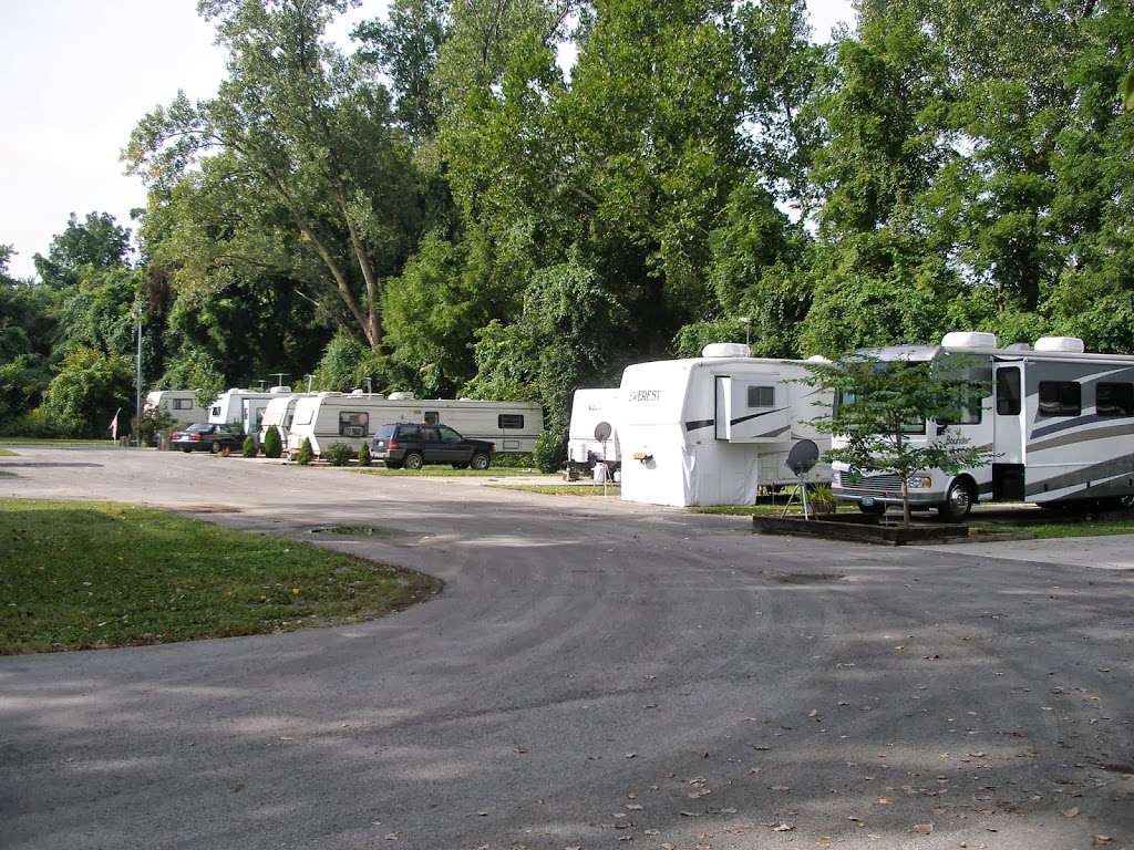 Fairmount Mobile Home Park | 10817 US-24, Independence, MO 64054, USA | Phone: (816) 461-7368