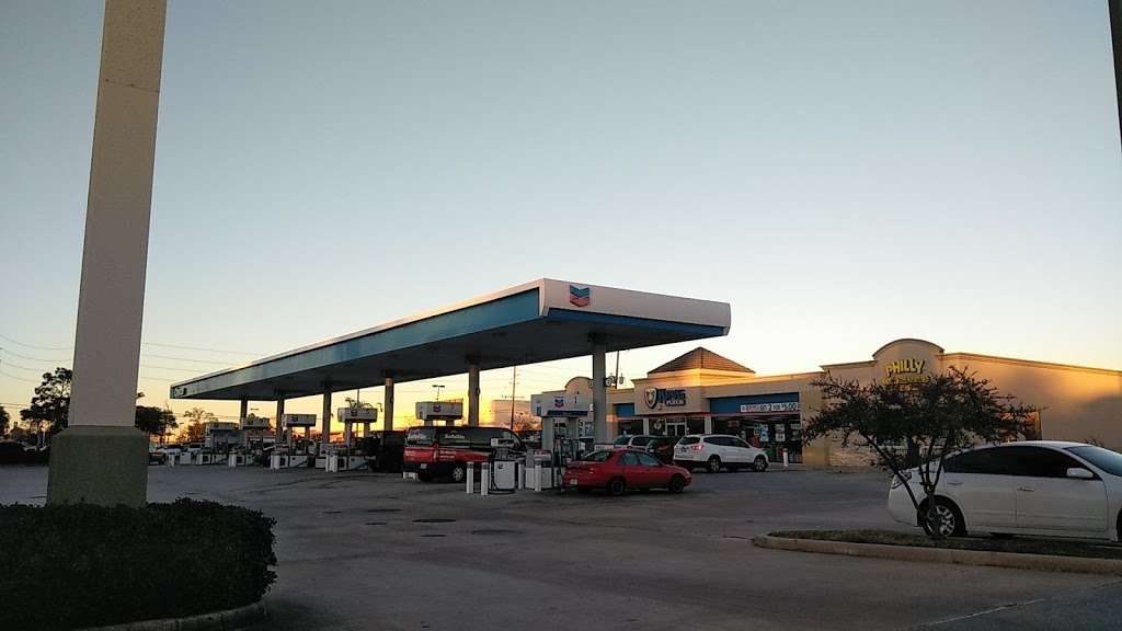 Chevron Conroe | 19153 I-45, Conroe, TX 77385, USA