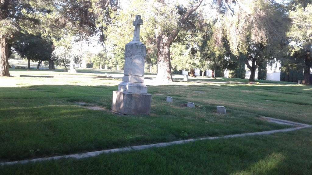 Silveyville Cemetery District | 800 S 1st St, Dixon, CA 95620, USA | Phone: (707) 678-5578