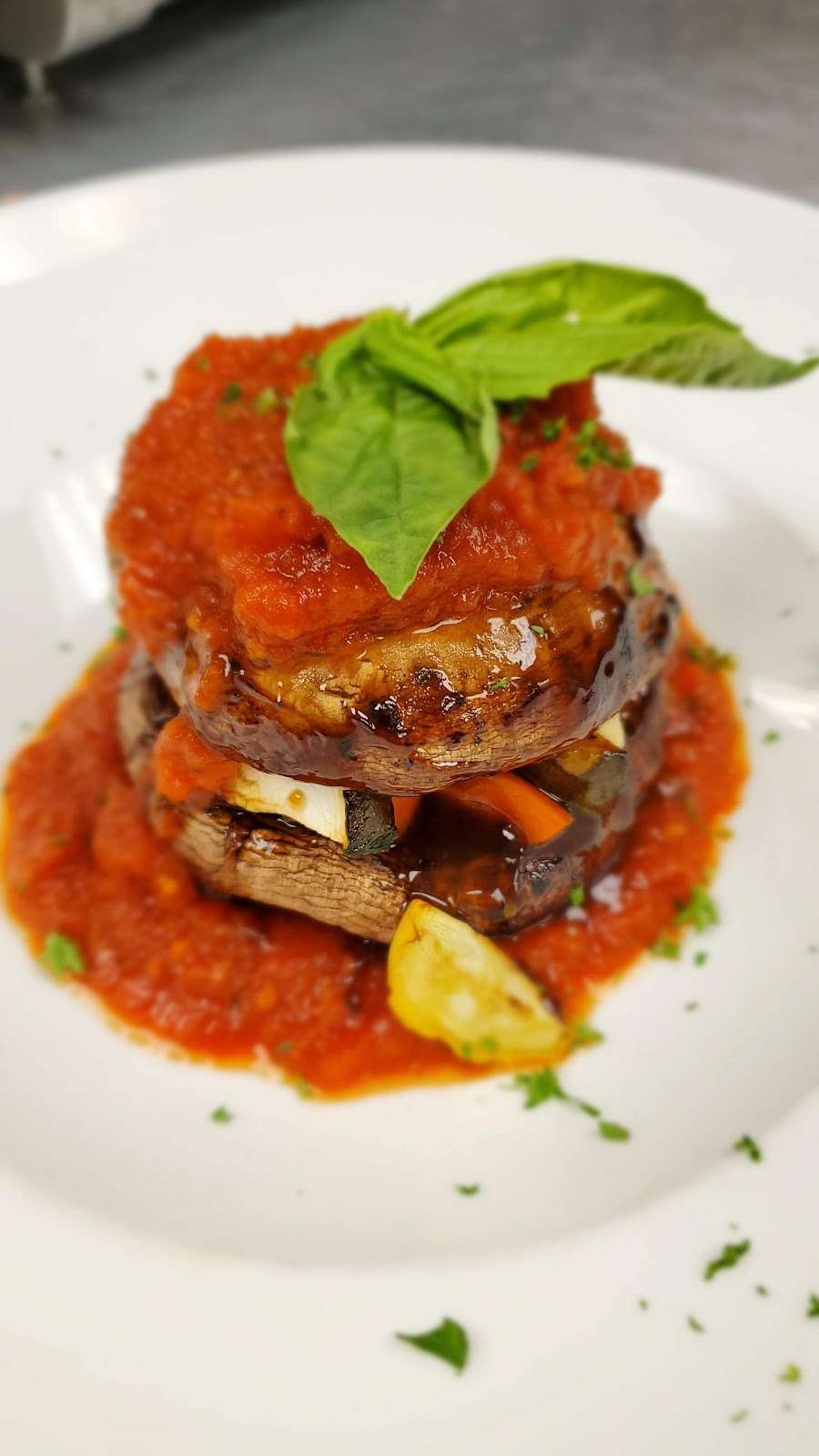 Stonehouse Bar & Grill | 6001 La Madrona Dr, Santa Cruz, CA 95060, USA | Phone: (831) 440-1000