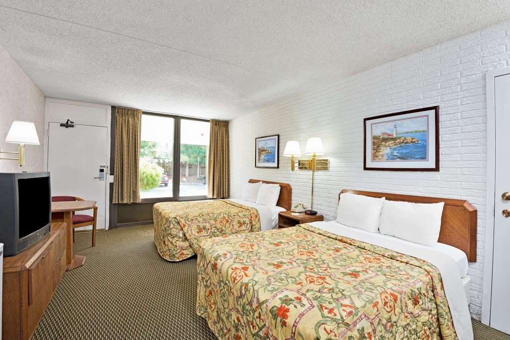 Days Inn by Wyndham Absecon-Atlantic City | 224 E White Horse Pike, Galloway, NJ 08205, USA | Phone: (609) 652-2200