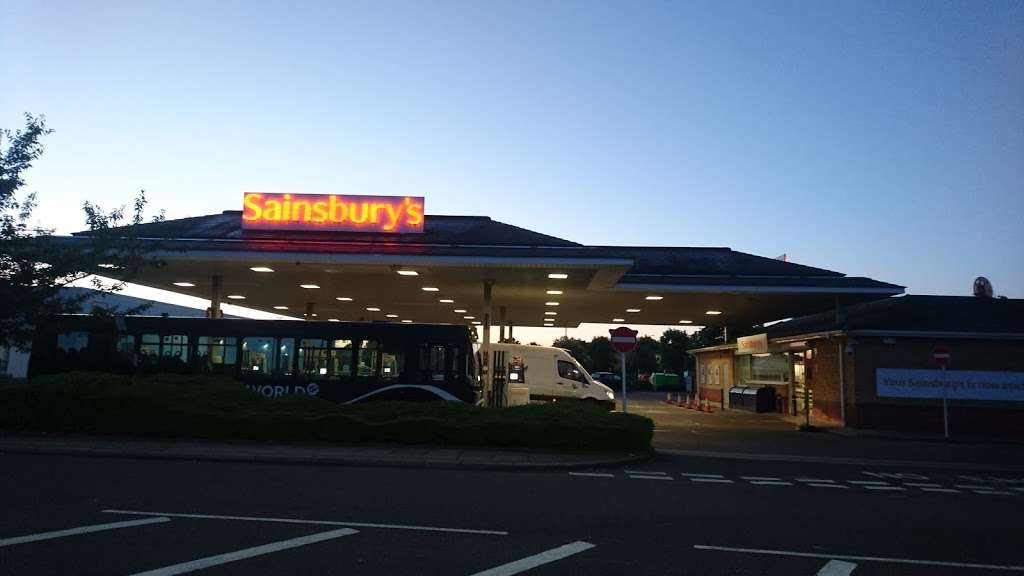 Sainsburys Petrol Station | Howard Rd, Chafford Hundred, Grays RM16 6YJ, UK | Phone: 01375 480541