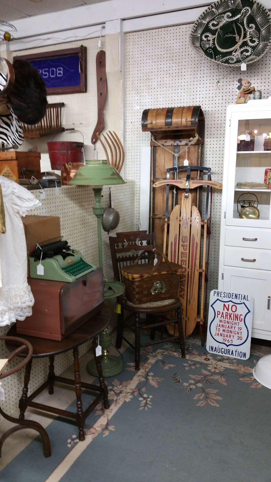 Adamstown Antique Mall | 3014 N Reading Rd, Adamstown, PA 19501, USA | Phone: (717) 484-0464