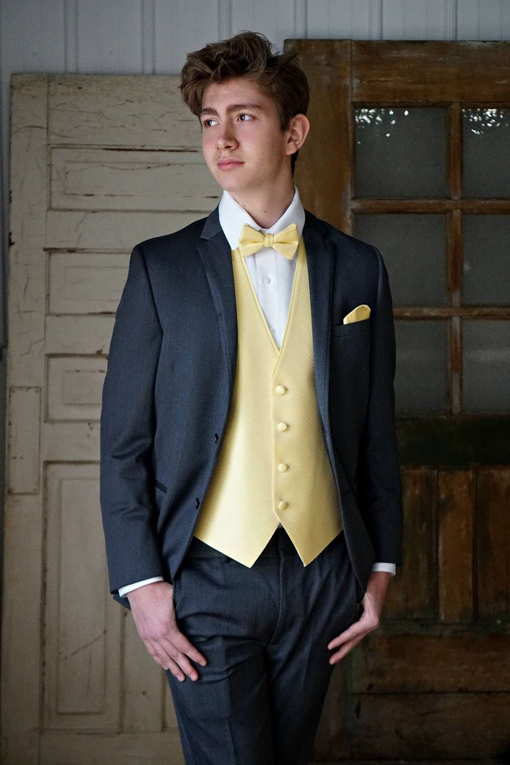 Tuxedos by American Male | 27 Main St, Oswego, IL 60543, USA | Phone: (630) 554-8661