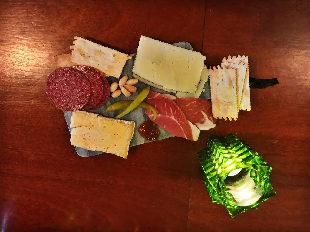 The Know Where Bar | 5634 Hollywood Blvd, Los Angeles, CA 90028, USA | Phone: (323) 871-4108