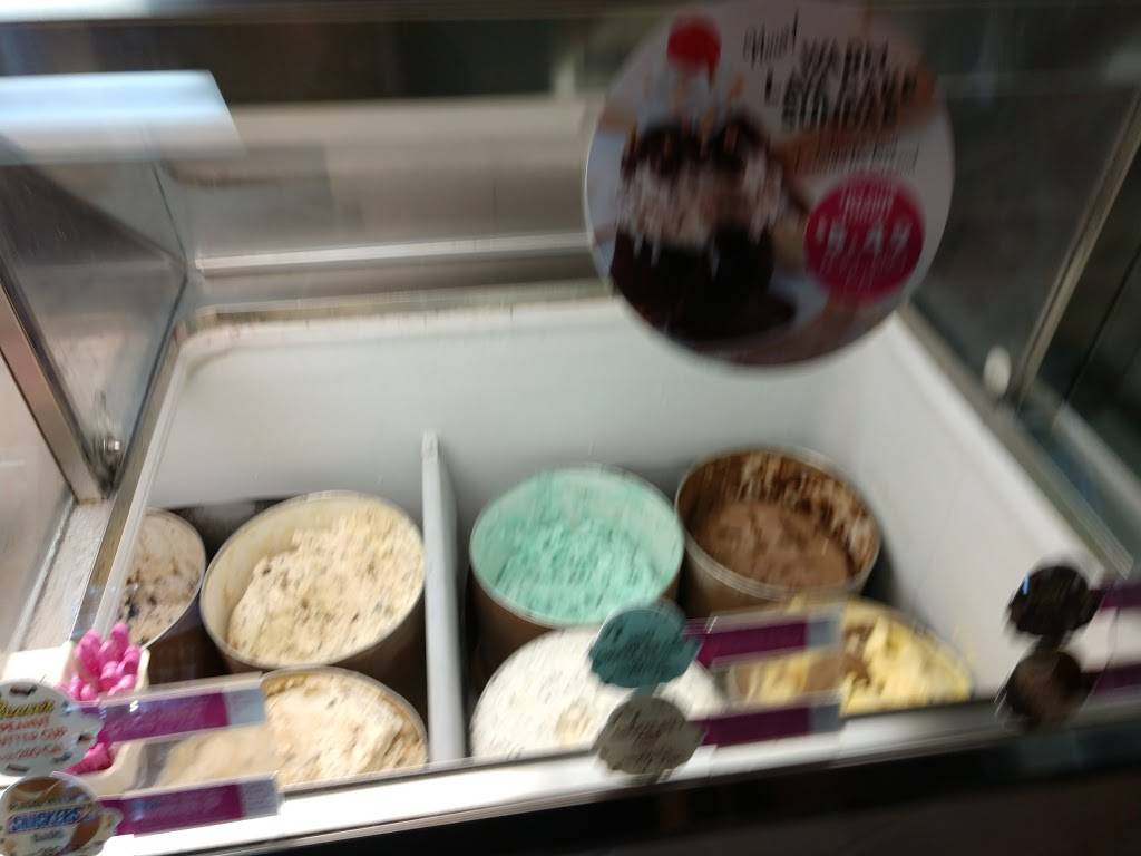 Baskin-Robbins | 7685 N Blackstone Ave, Fresno, CA 93720, USA | Phone: (559) 438-8790