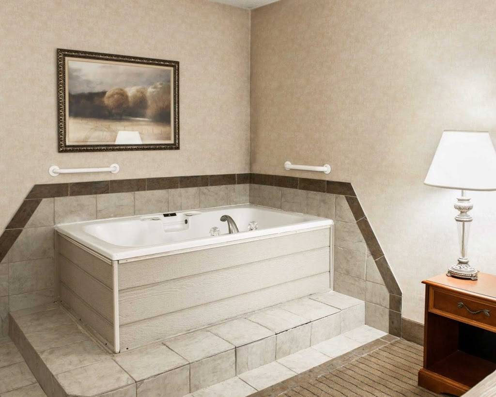 Quality Inn Castleton | 8380 Kelly Ln, Indianapolis, IN 46250 | Phone: (317) 436-9997