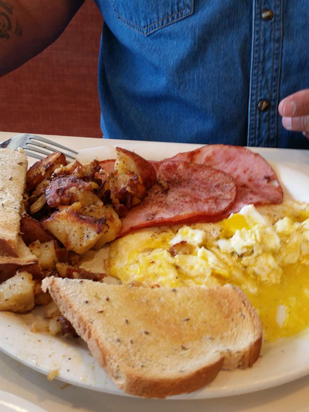 College Park Diner | 9206 Baltimore Ave, College Park, MD 20740, USA | Phone: (301) 441-8888