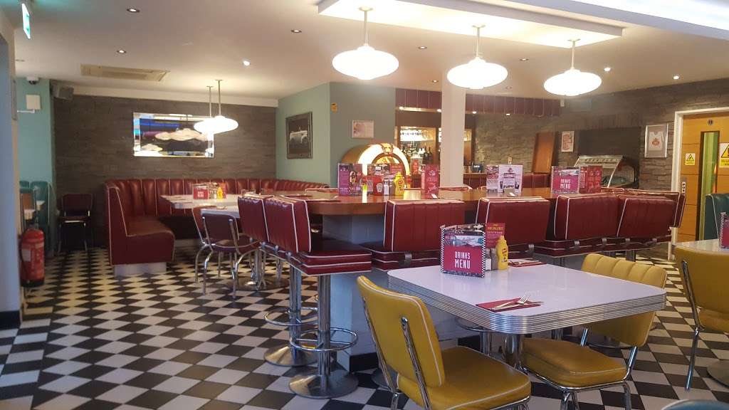 7 Hotel & Diner | London Rd, Halstead, Kent TN14 7AA, UK | Phone: 01959 535890